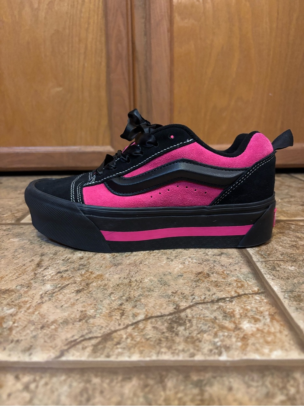 NWOT Vans Knu Stack Vintage Satin Platform Sneakers sz 6M/7.5W